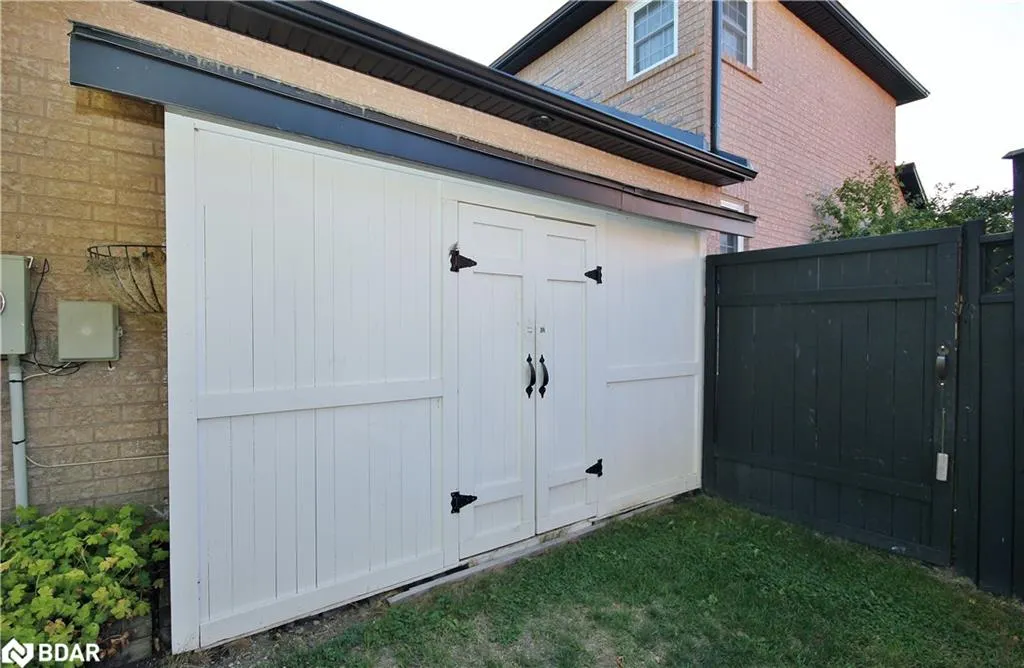 1084 Winnifred Court