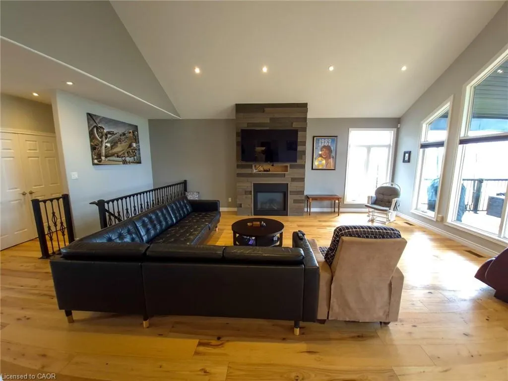 1 Phillips Court