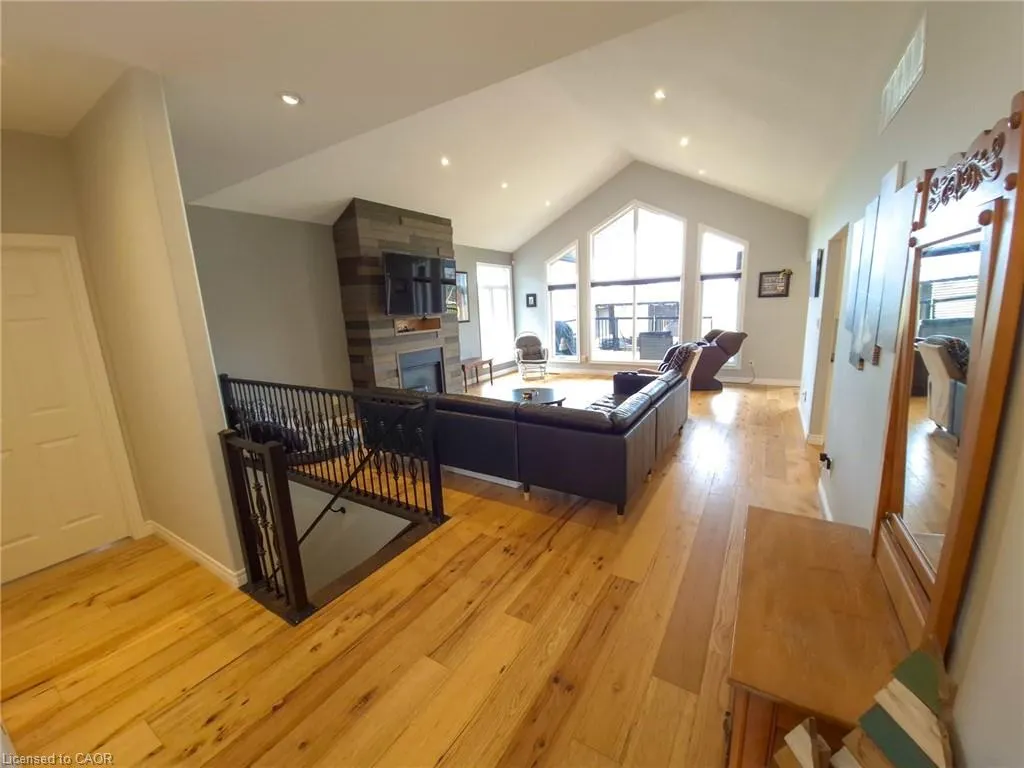 1 Phillips Court
