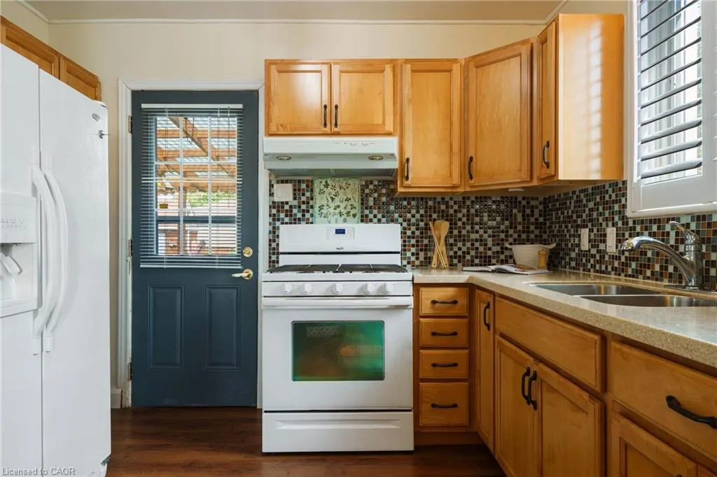 3 Montrose Avenue