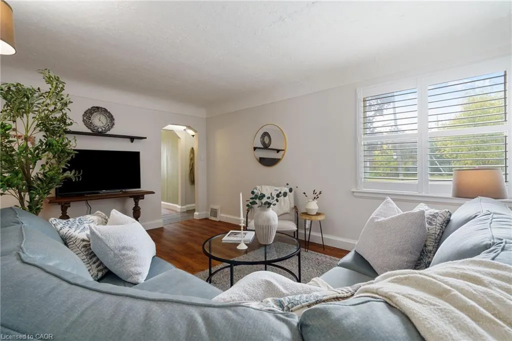 3 Montrose Avenue