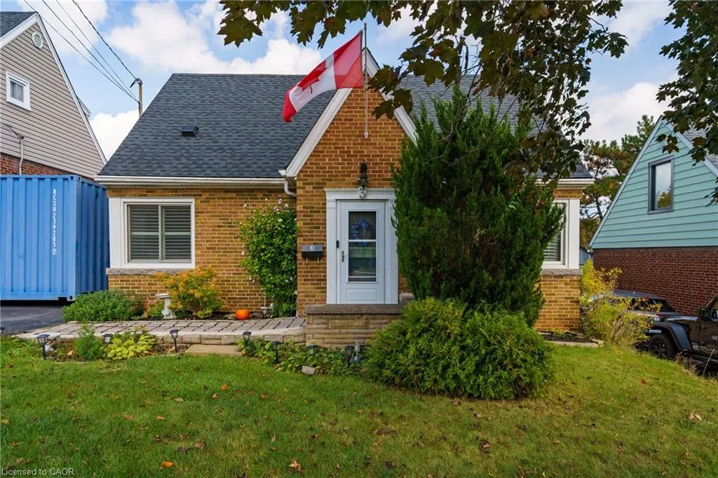 3 Montrose Avenue