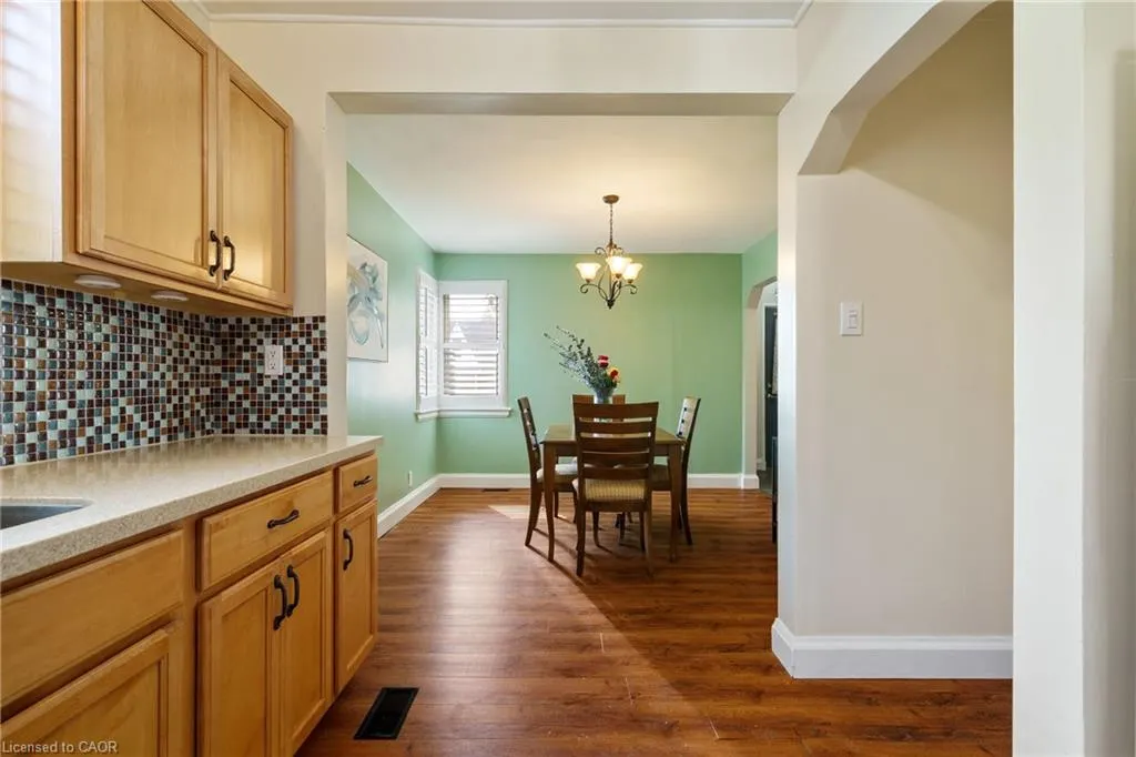 3 Montrose Avenue