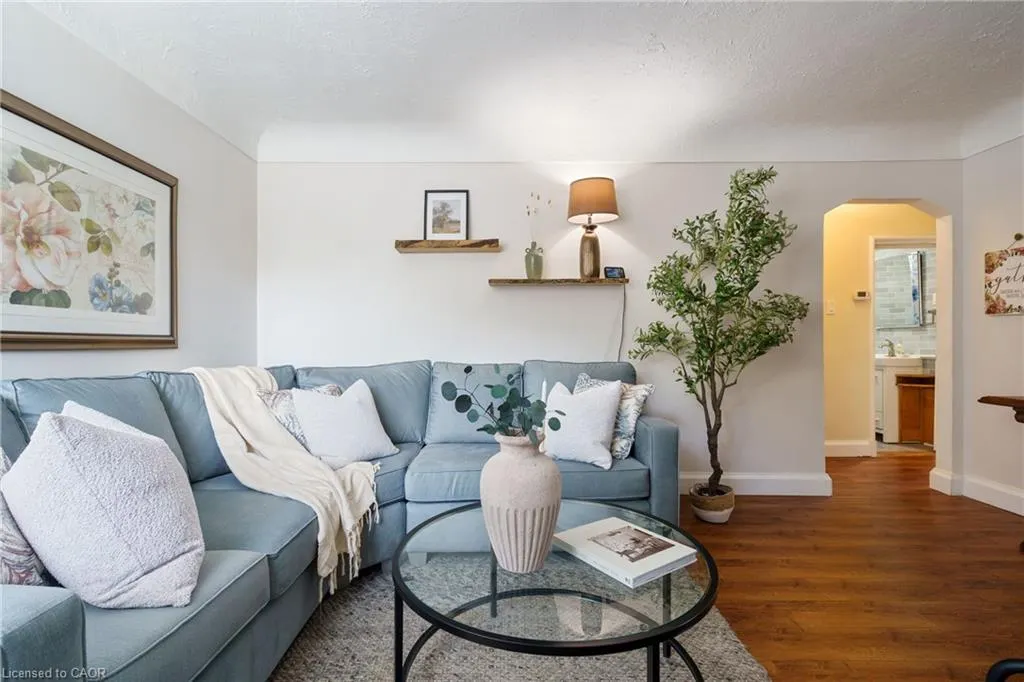 3 Montrose Avenue