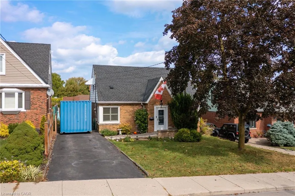 3 Montrose Avenue