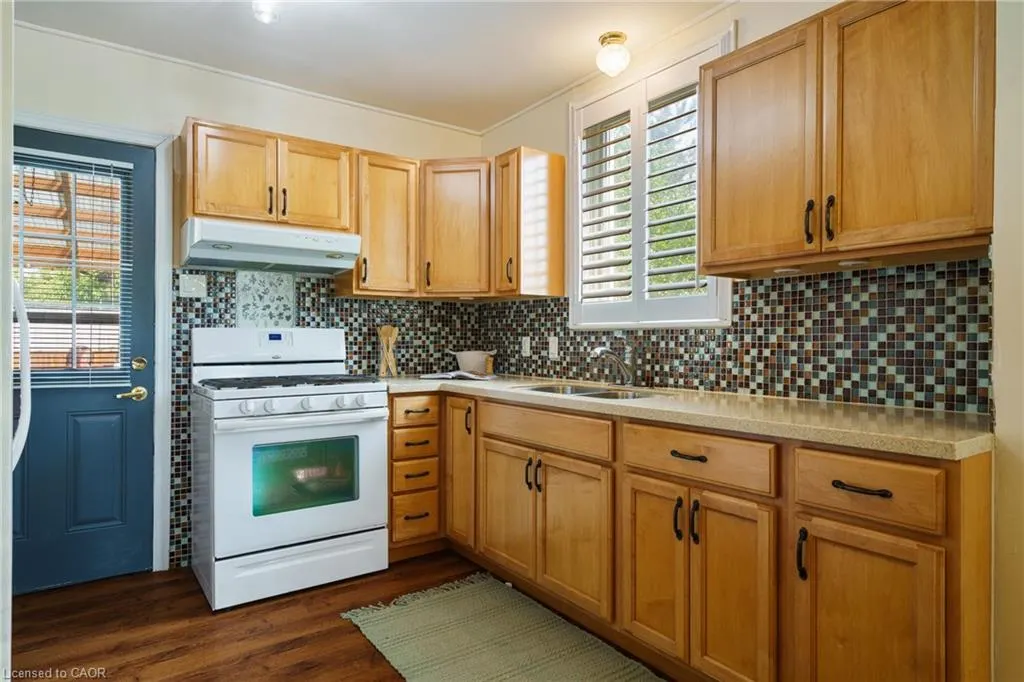 3 Montrose Avenue