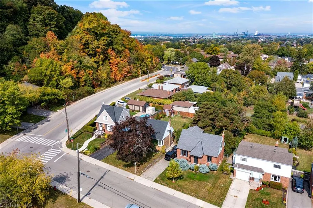 3 Montrose Avenue