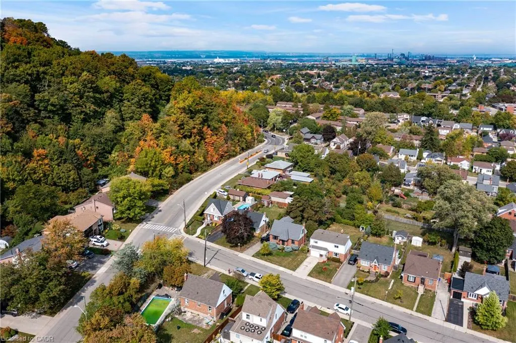 3 Montrose Avenue