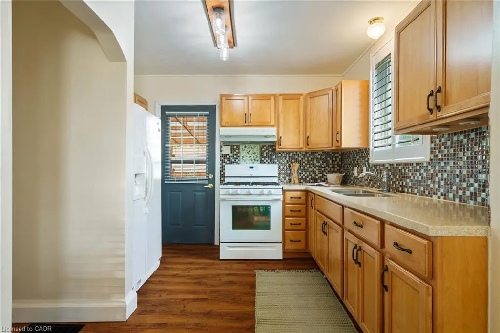3 Montrose Avenue