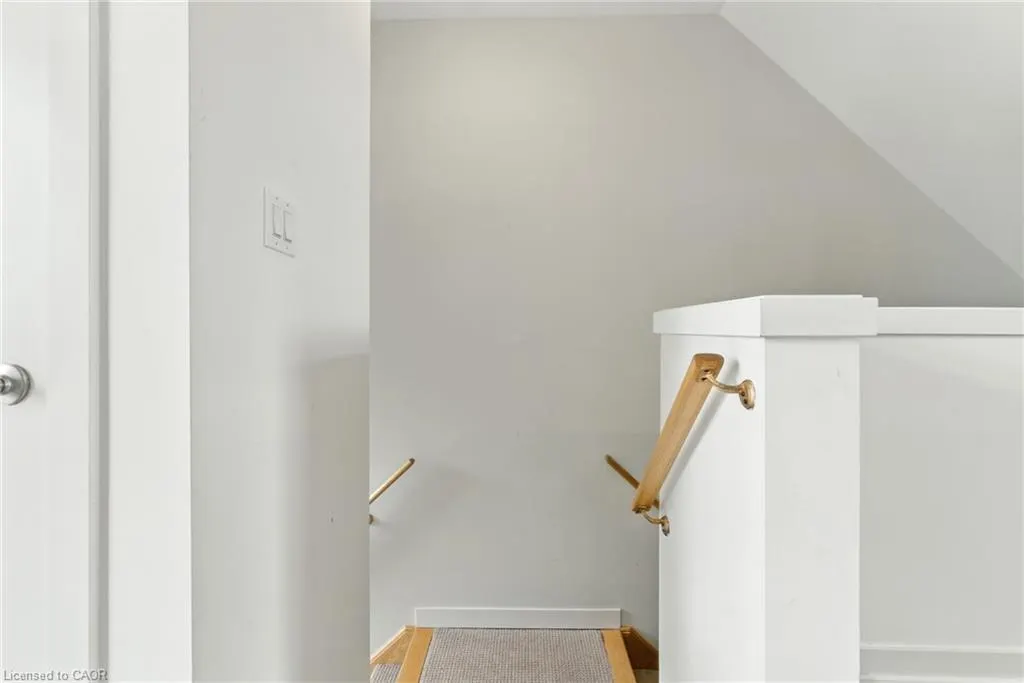 590 North Service Road, #4