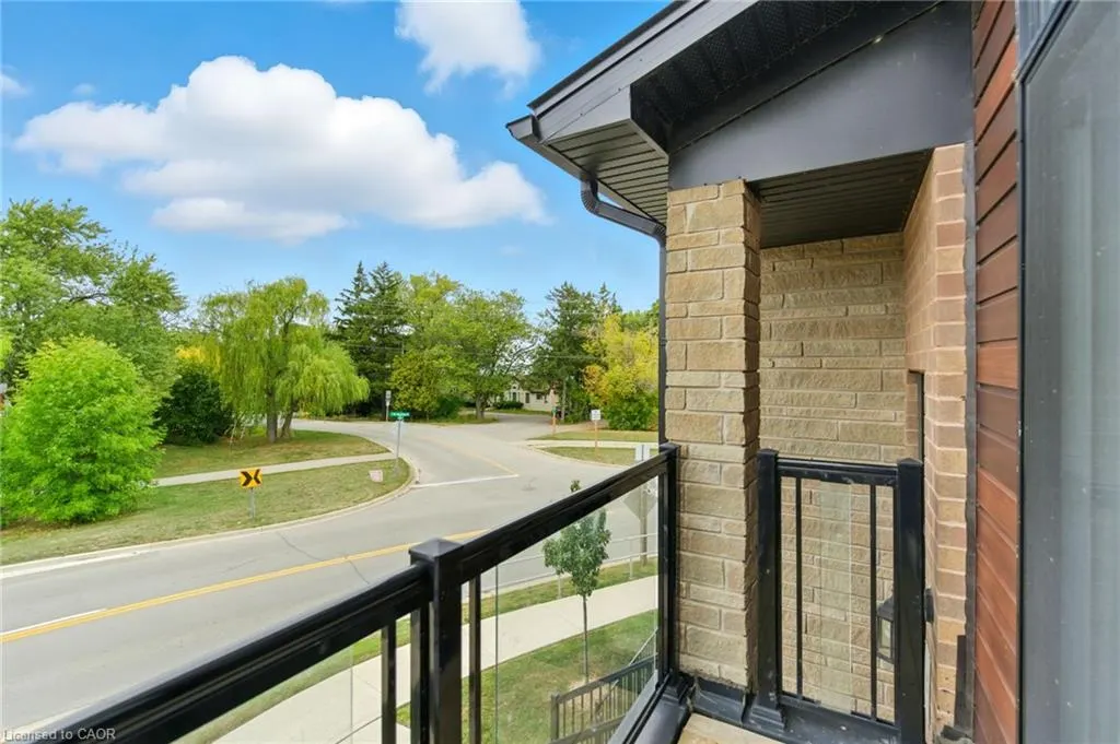 590 North Service Road, #4