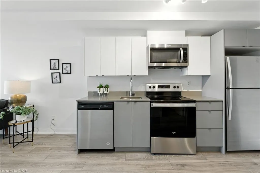 3210 Dakota Common, #A220
