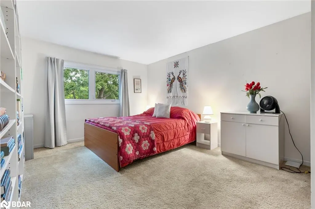 4265 Thom Gardens
