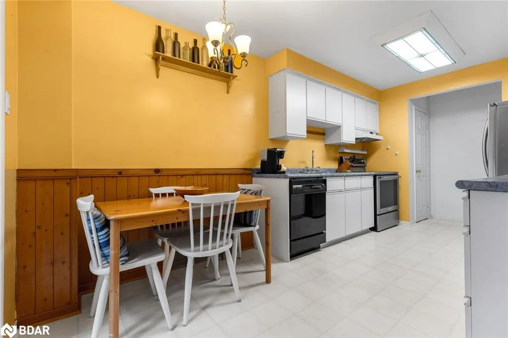 4265 Thom Gardens