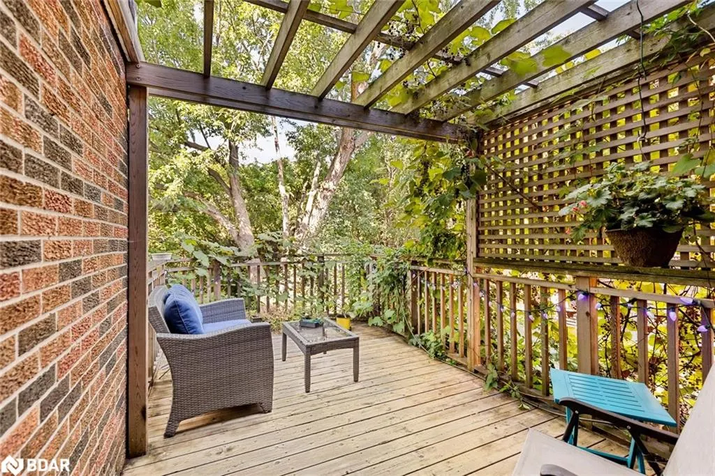 4265 Thom Gardens