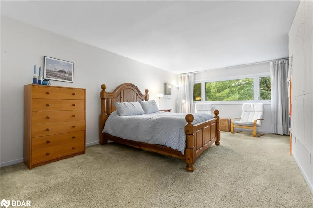 4265 Thom Gardens