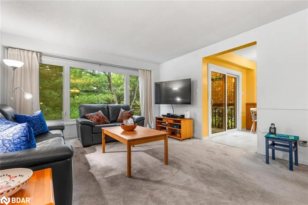 4265 Thom Gardens