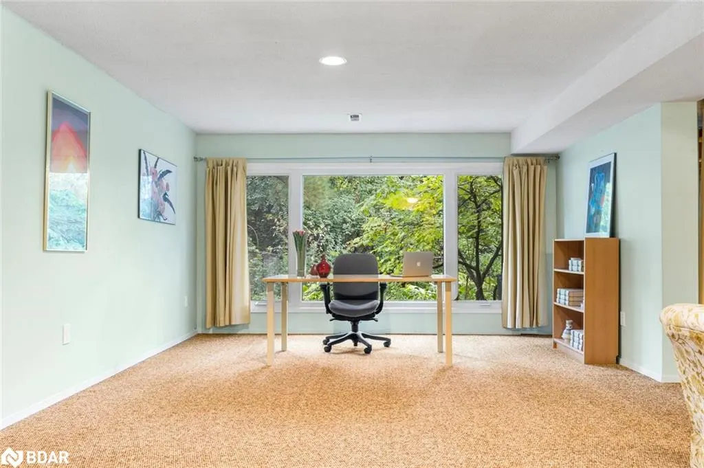 4265 Thom Gardens