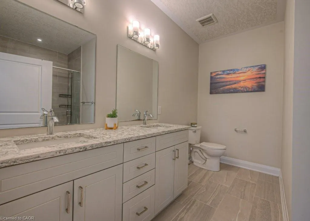 286 Tall Grass Crescent
