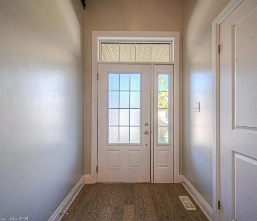 286 Tall Grass Crescent