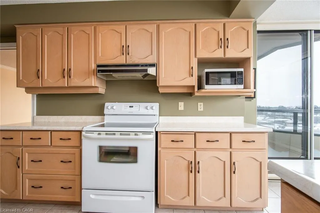 2 Lancaster Street E, #504