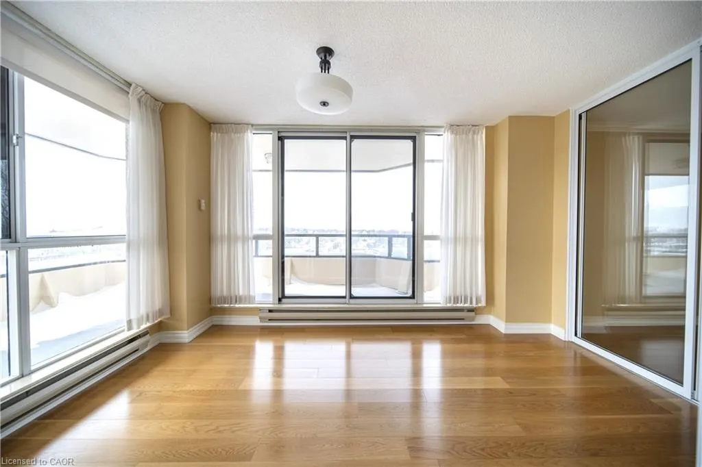 2 Lancaster Street E, #504
