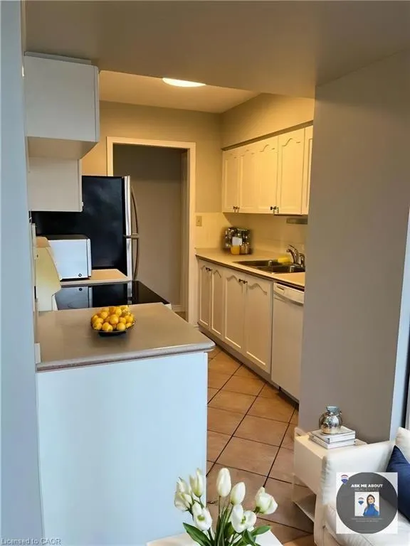 200 Limeridge Road W, #306