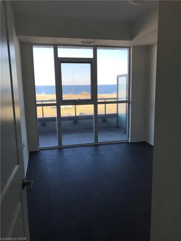560 North Service Road, #806