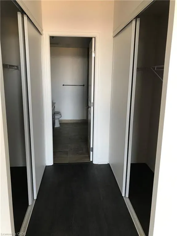 560 North Service Road, #806