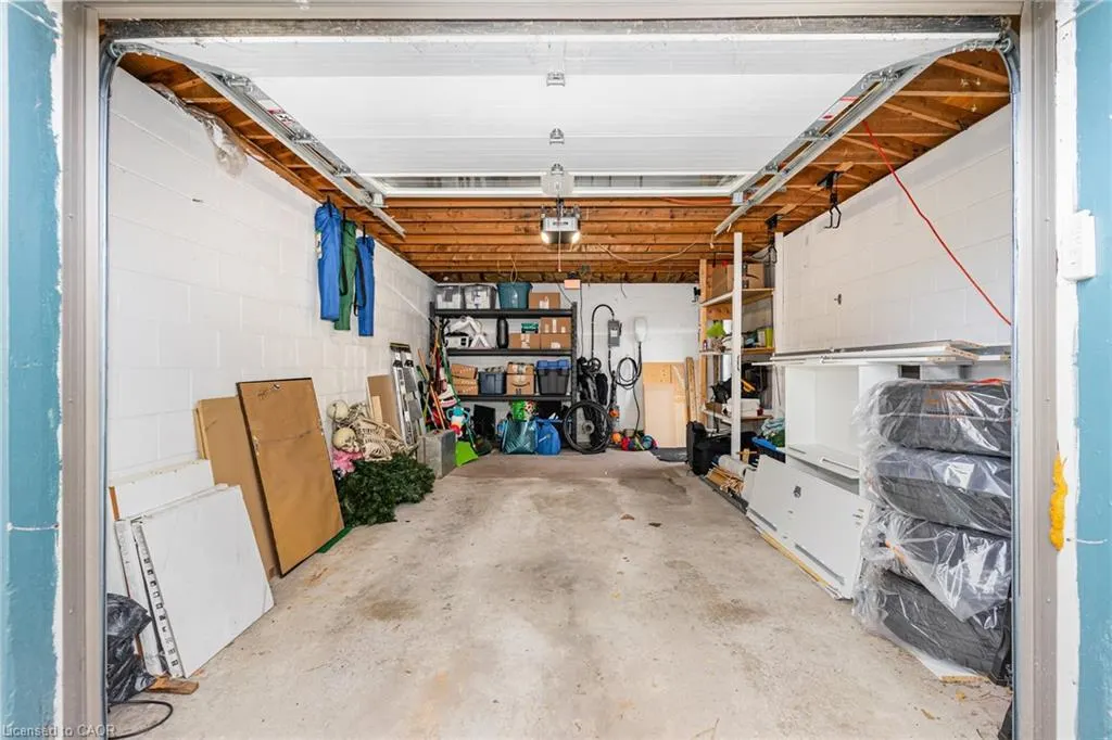 4 Robins Avenue