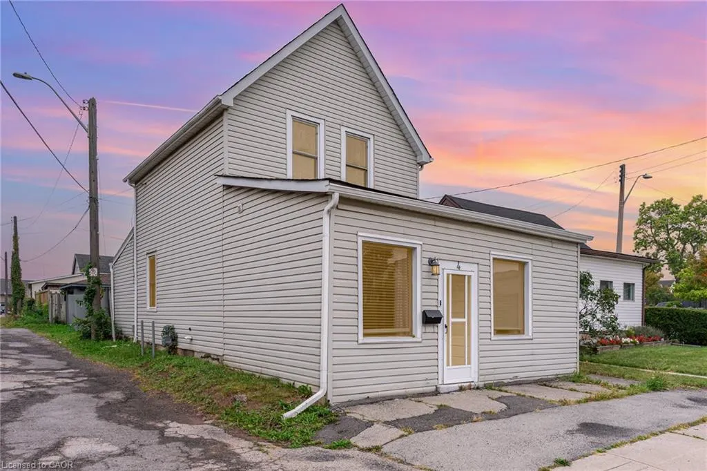 4 Robins Avenue