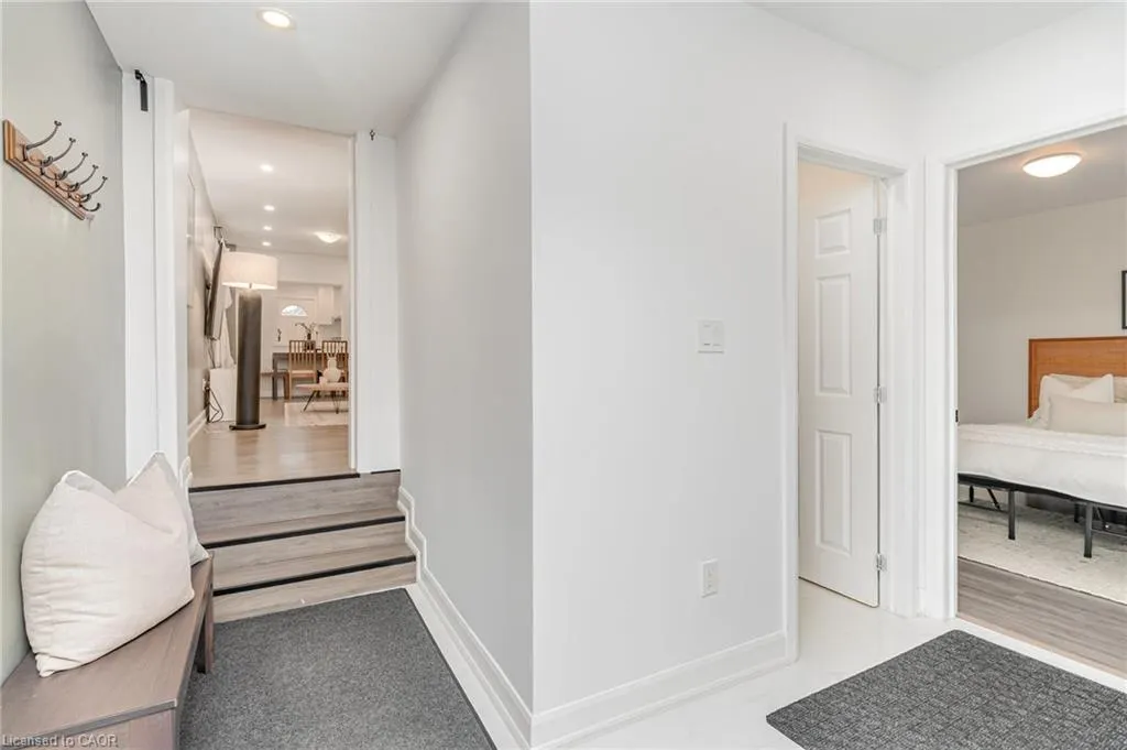 4 Robins Avenue