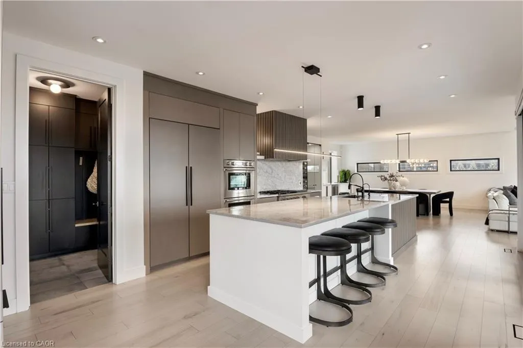 920 Thomas Pedder Court