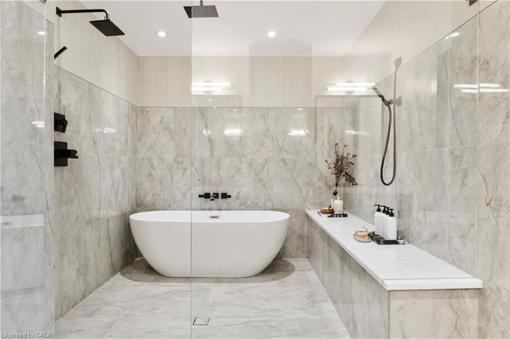 920 Thomas Pedder Court
