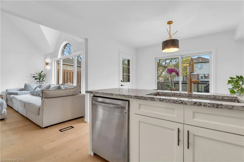 9 Gaw Crescent