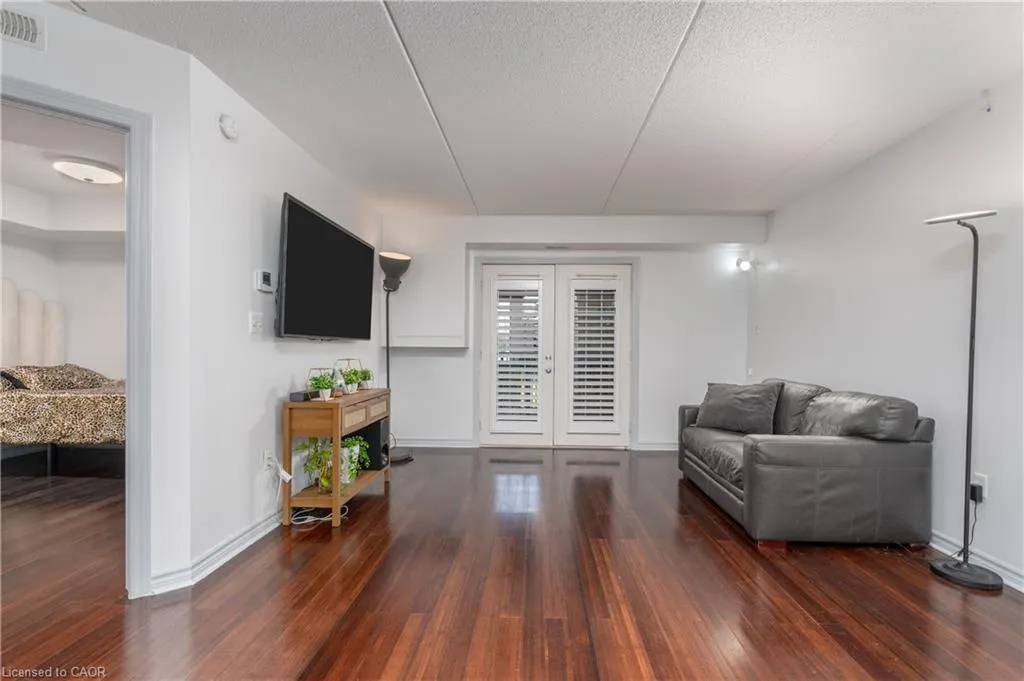 1350 Main Street, #208