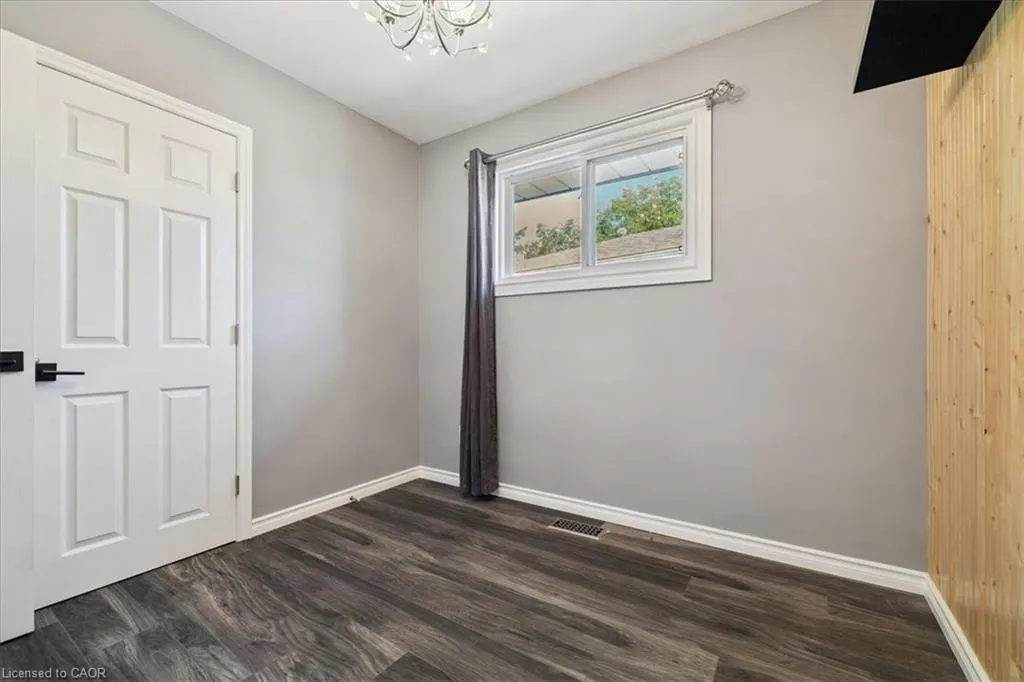 15 Purdy Crescent