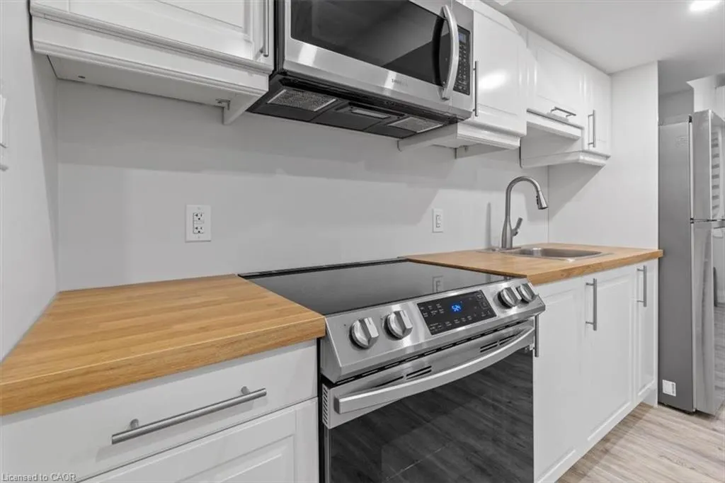 18 Greyhawk Street, #Basement