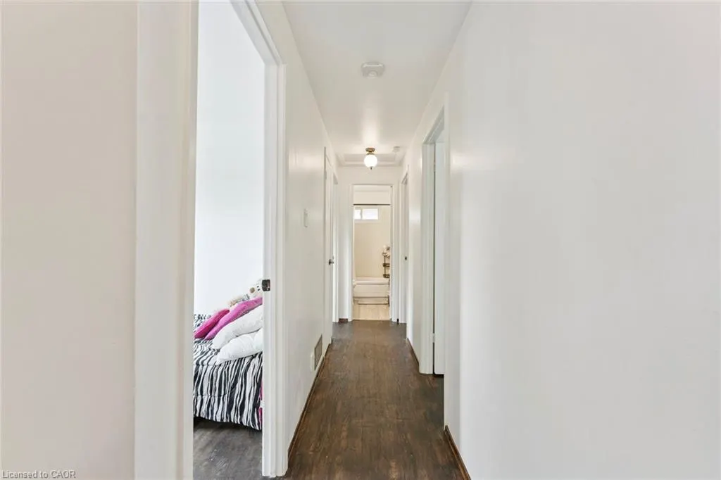 102 Rutherford Road N