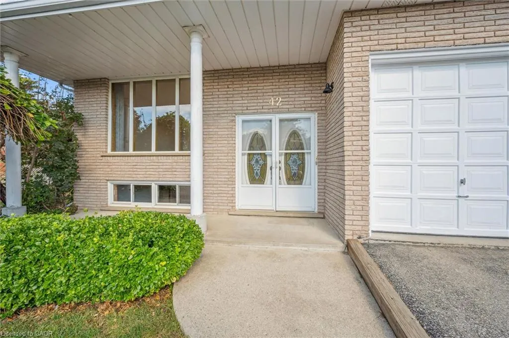 42 Azores Crescent