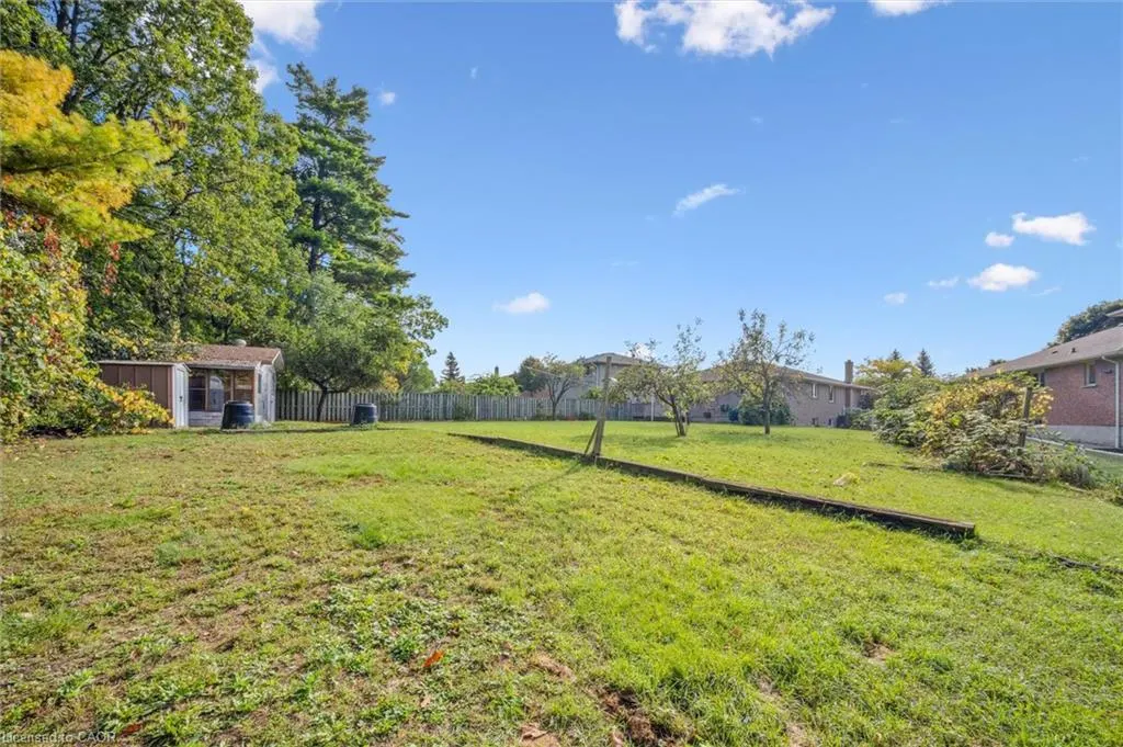 42 Azores Crescent