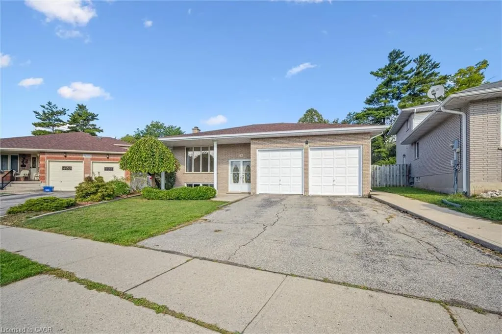 42 Azores Crescent