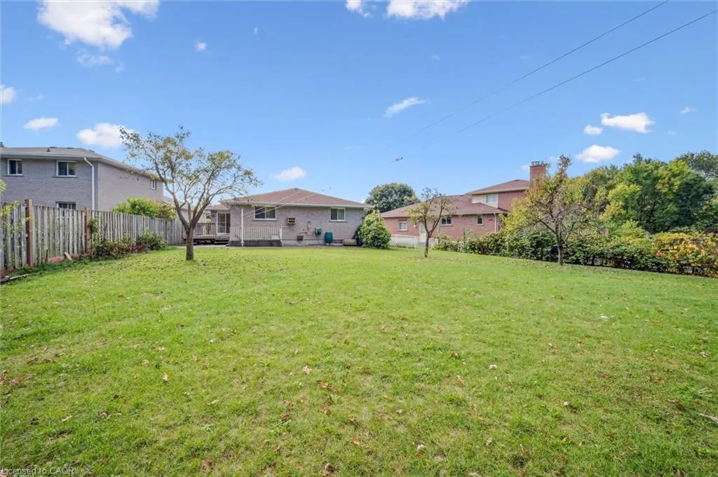 42 Azores Crescent