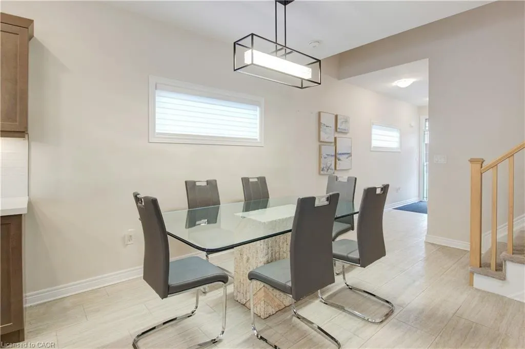 7387 Sherrilee Crescent