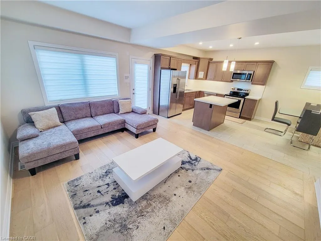 7387 Sherrilee Crescent