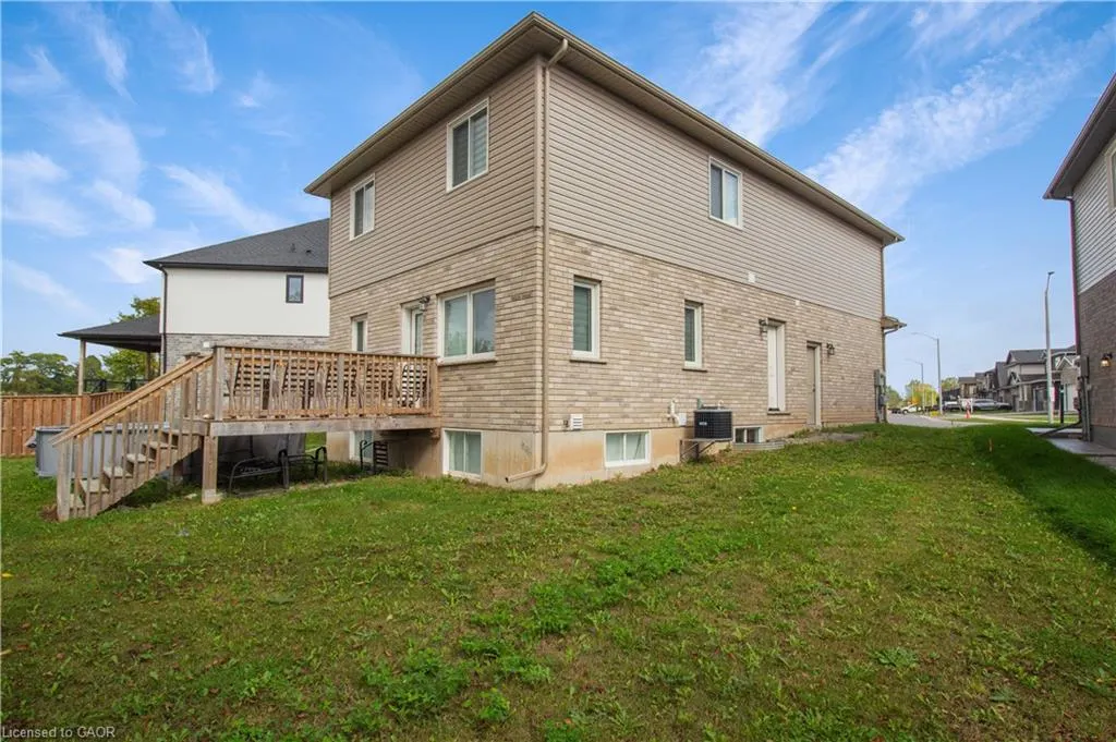 7387 Sherrilee Crescent