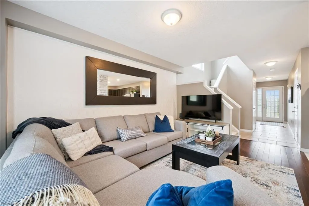 394 Sauve Crescent