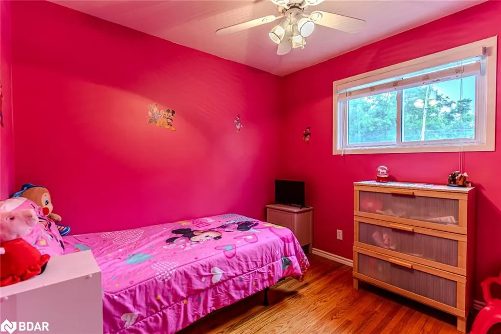 423 Mary St