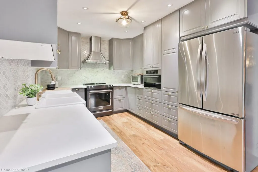 431 Naomi Crescent
