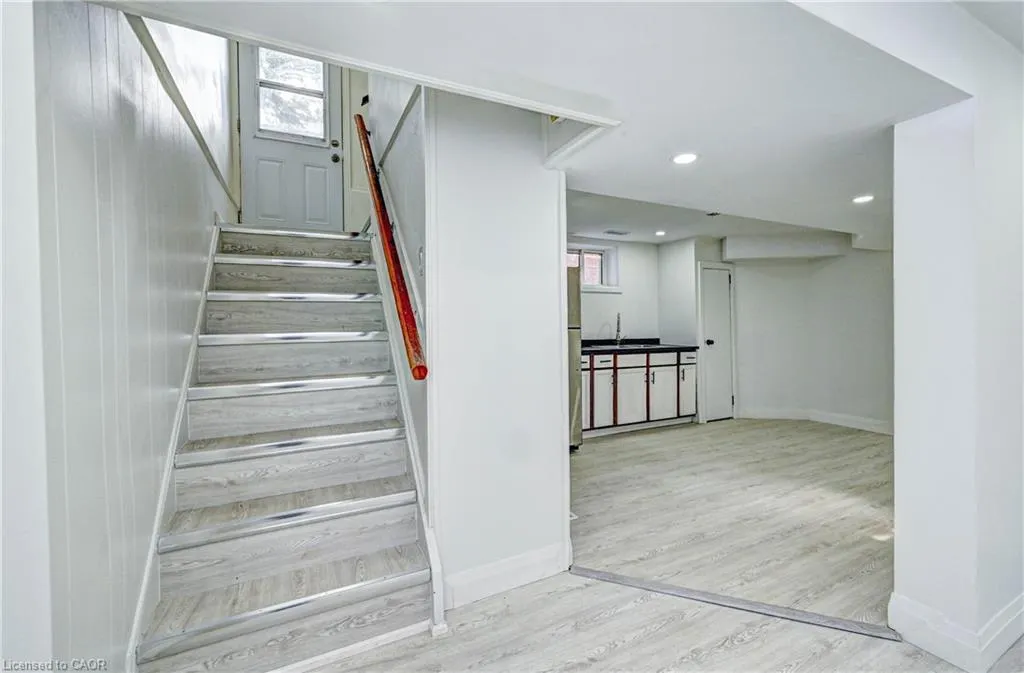 38 Broadview Avenue